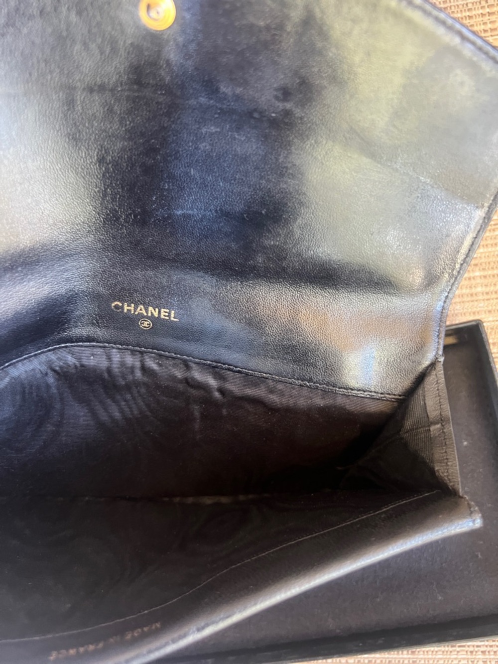 CHANEL Black CC Logo Leather Wallet Clutch - Picture 8 of 9